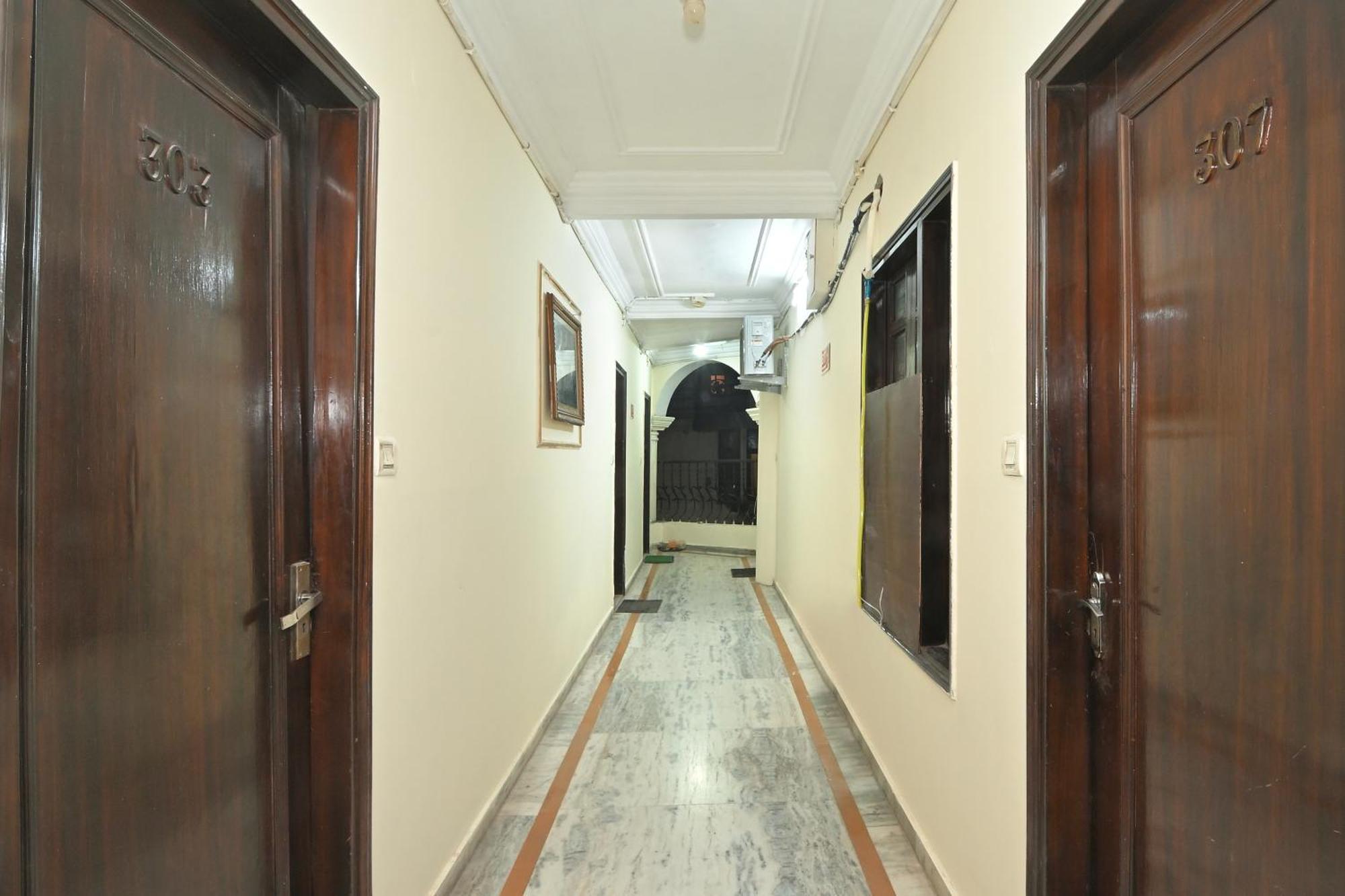 Hotel Ashoka Continental New Delhi Exterior photo