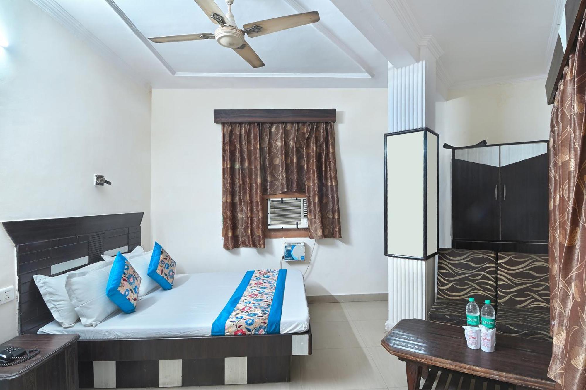 Hotel Ashoka Continental New Delhi Exterior photo