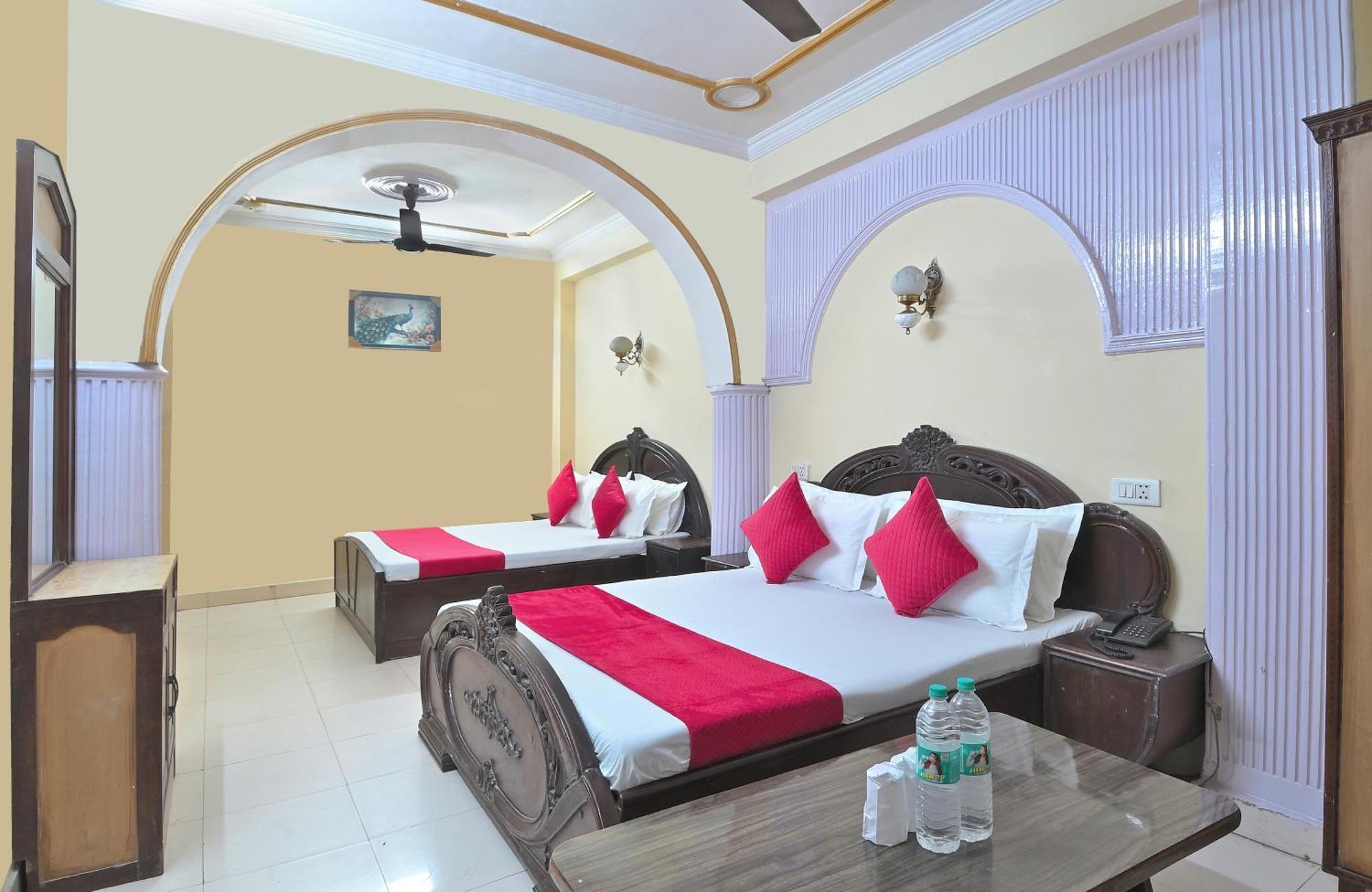 Hotel Ashoka Continental New Delhi Exterior photo